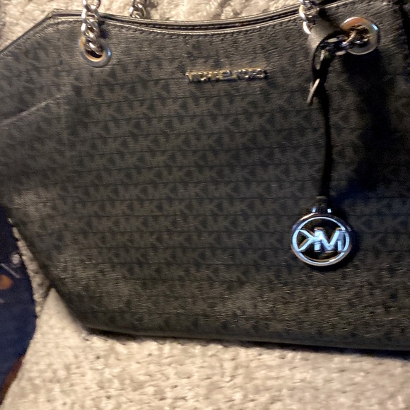Michael Kors purse $50 - Picture 1 of 4